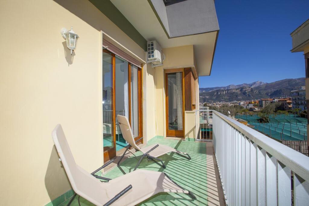 Super Attico Vista Mare Con Piscina Lejlighed Sorrento Eksteriør billede