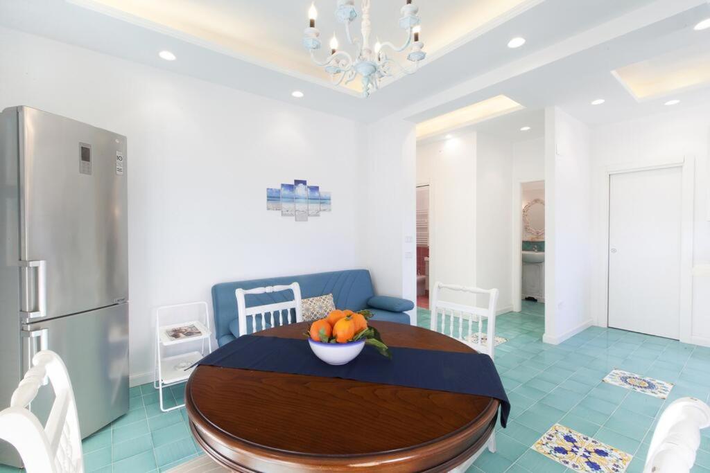 Super Attico Vista Mare Con Piscina Lejlighed Sorrento Eksteriør billede