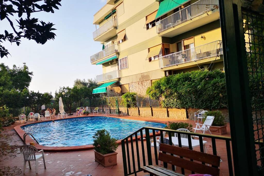Super Attico Vista Mare Con Piscina Lejlighed Sorrento Eksteriør billede