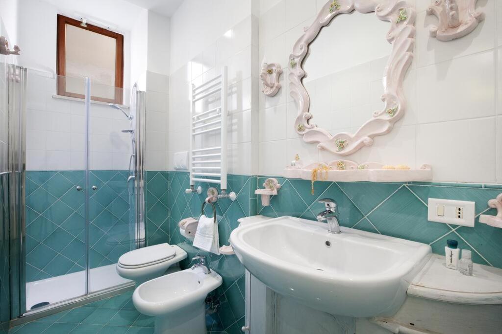 Super Attico Vista Mare Con Piscina Lejlighed Sorrento Eksteriør billede