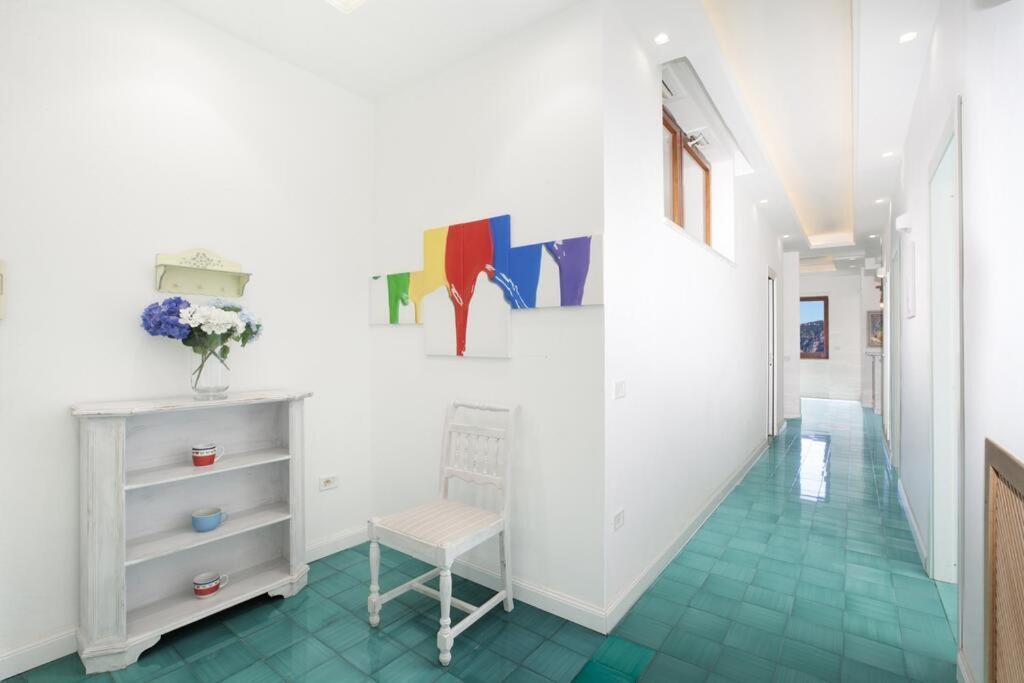 Super Attico Vista Mare Con Piscina Lejlighed Sorrento Eksteriør billede